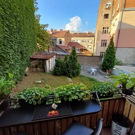 Apartment Square 29 *