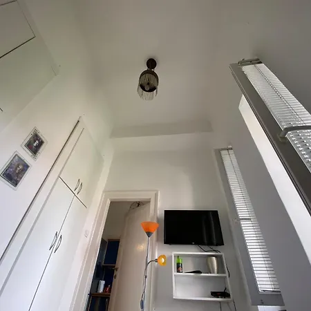 Apartment Square 29 *