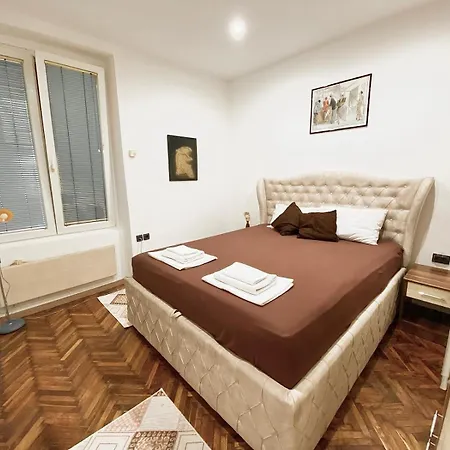 Square 29 Apartment *