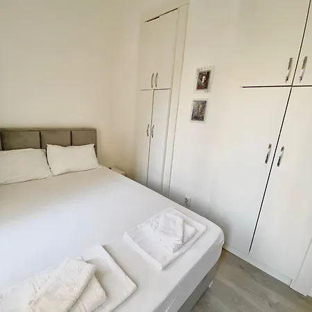 Apartment Square 29